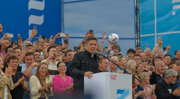 Berazategui-acompañó-a-Kicillof-en-el-Plenario-Federal-del-MDF-3-632x350