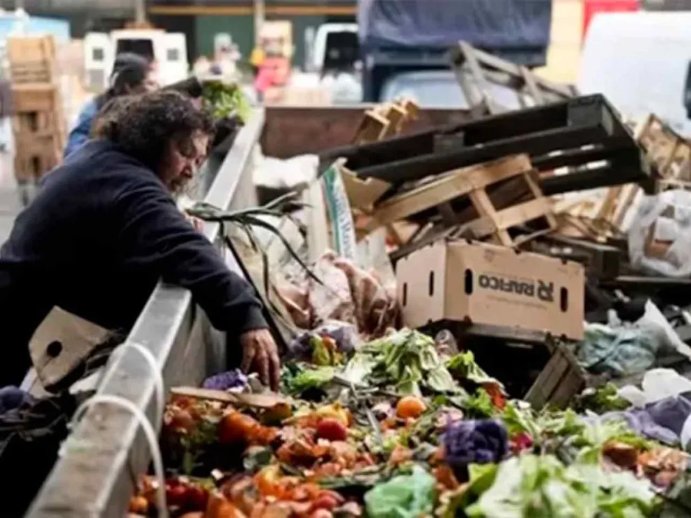 persona comiendo de la bs